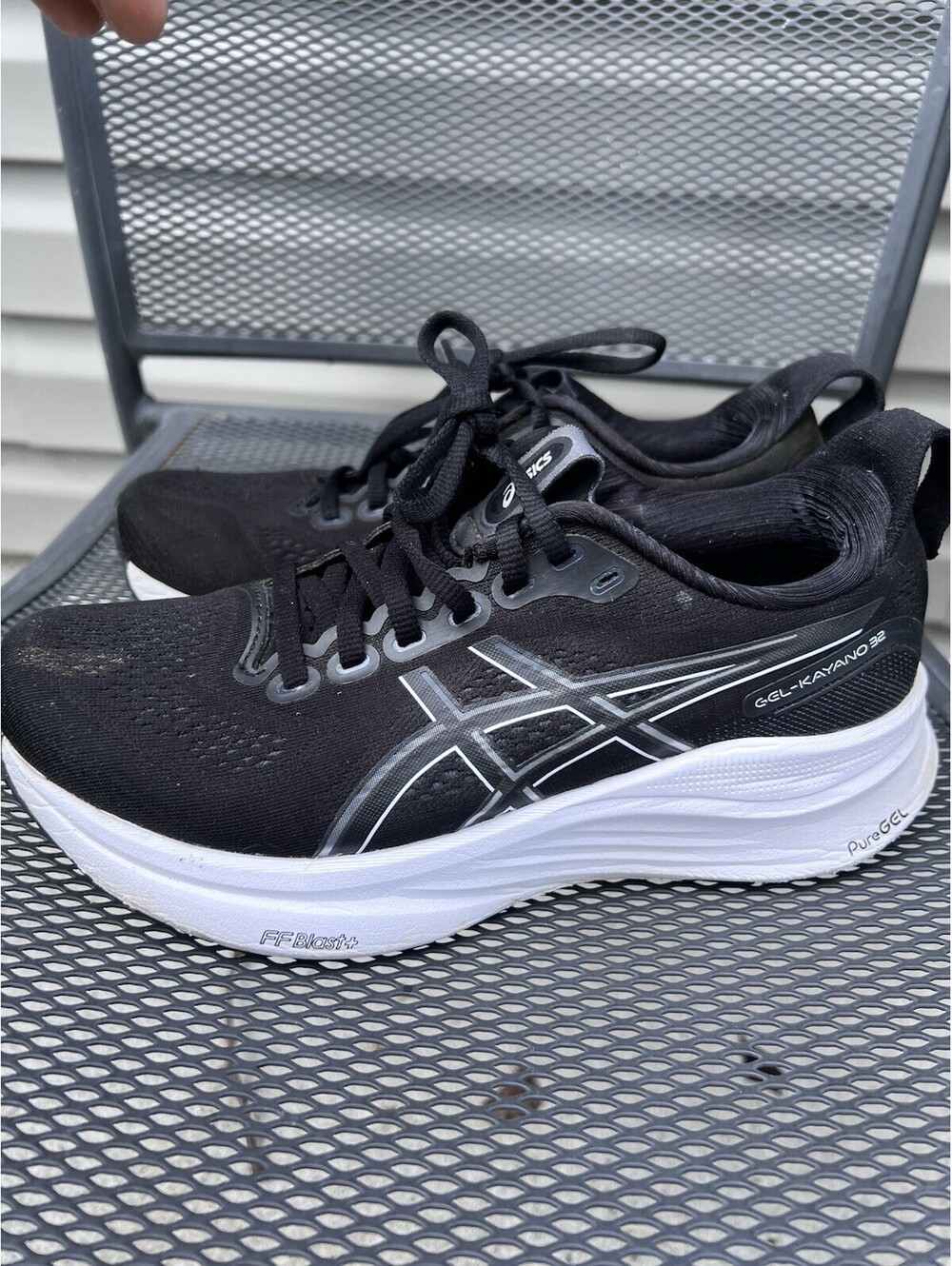 ASICS GEL-Kayano 32 Womens Black/White Low Top Lace-Up Running Sneakers